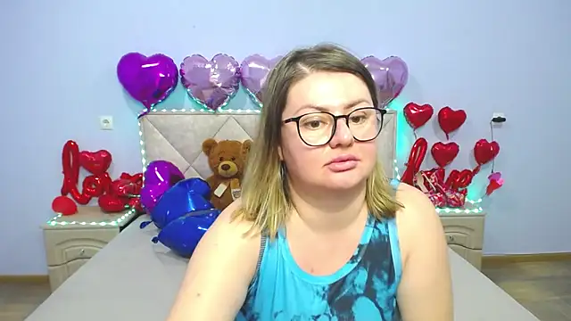 Snapshot of ZannaDreil chatting on 03.04.25 ZannaDreil online show from 03.04.25