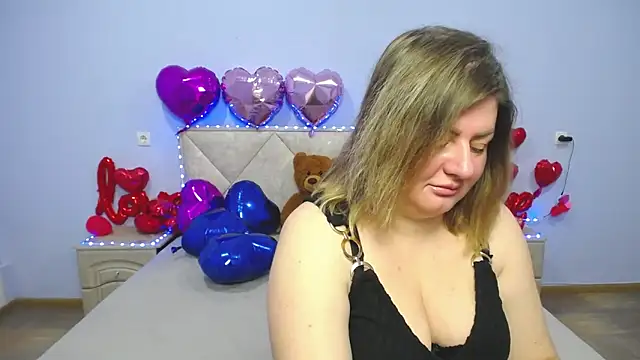 Snapshot of ZannaDreil chatting on 03.04.25 ZannaDreil online show from 03.04.25