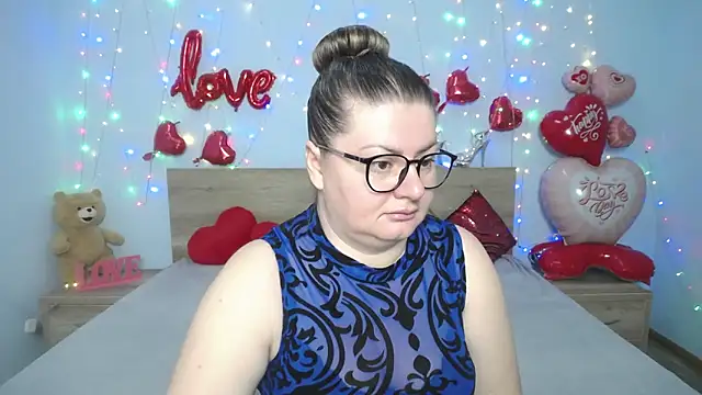 Snapshot of ZannaDreil chatting on 03.05.25 ZannaDreil online show from 03.05.25