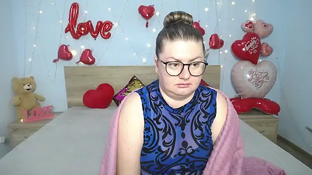 Snapshot of ZannaDreil chatting on 03.05.25 ZannaDreil online show from 03.05.25