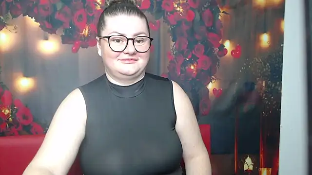 Snapshot of ZannaDreil chatting on 03.08.25 ZannaDreil online show from 03.08.25