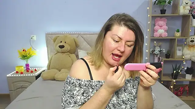 Snapshot of ZannaDreil chatting on 03.12.25 ZannaDreil online show from 03.12.25