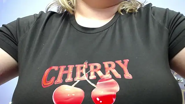 Snapshot of ZannaDreil chatting on 03.13.25 ZannaDreil online show from 03.13.25