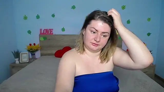 Snapshot of ZannaDreil chatting on 03.21.25 ZannaDreil online show from 03.21.25