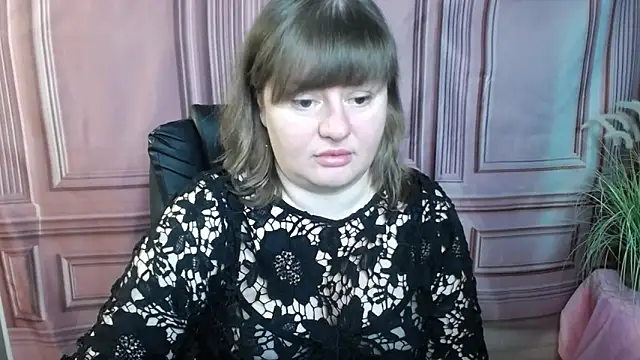 Snapshot of ZannaDreil chatting on 09.15.25 ZannaDreil online show from 09.15.25