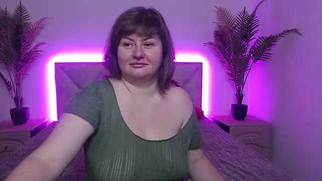 Snapshot of ZannaDreil chatting on 09.18.25 ZannaDreil online show from 09.18.25