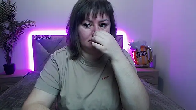 Snapshot of ZannaDreil chatting on 09.24.25 ZannaDreil online show from 09.24.25