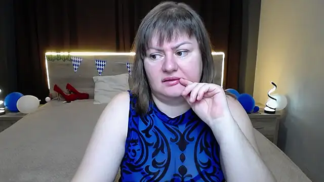 Snapshot of ZannaDreil chatting on 09.30.25 ZannaDreil online show from 09.30.25