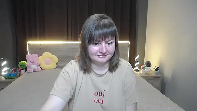 Snapshot of ZannaDreil chatting on 10.12.25 ZannaDreil online show from 10.12.25