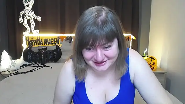 Snapshot of ZannaDreil chatting on 10.18.25 ZannaDreil online show from 10.18.25