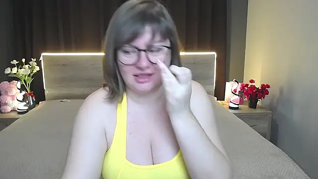 Snapshot of ZannaDreil chatting on 11.19.25 ZannaDreil online show from 11.19.25