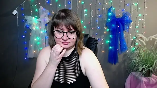 Snapshot of ZannaDreil chatting on 11.20.25 ZannaDreil online show from 11.20.25