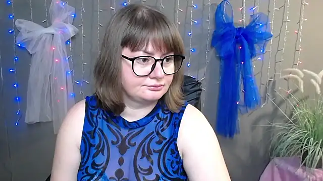 Snapshot of ZannaDreil chatting on 11.22.25 ZannaDreil online show from 11.22.25