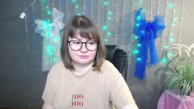 Snapshot of ZannaDreil chatting on 11.24.25 ZannaDreil online show from 11.24.25