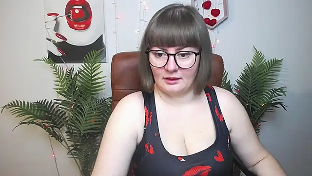 Snapshot of ZannaDreil chatting on 04.28.26 ZannaDreil online show from 04.28.26