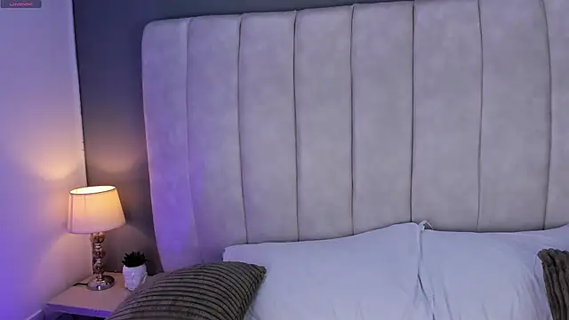 AvyMilton online show from 12.14.25