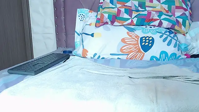 Snapshot of Agata_prg chatting on 02.21.25 Agata prg online show from 02.21.25