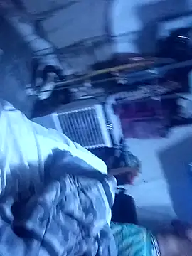 SINUECASTILLO online show from 02.04.25