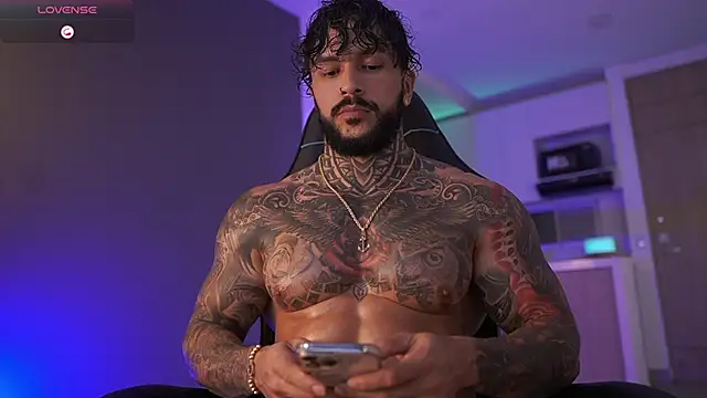 Snapshot of mariano_costa chatting on 09.24.25 mariano costa online show from 09.24.25