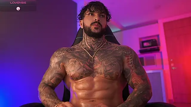 Snapshot of mariano_costa chatting on 10.20.25 mariano costa online show from 10.20.25