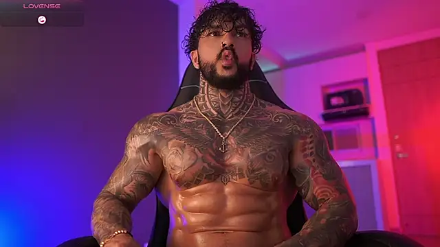 Snapshot of mariano_costa chatting on 10.21.25 mariano costa online show from 10.21.25