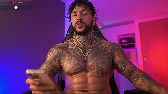 Snapshot of mariano_costa chatting on 10.30.25 mariano costa online show from 10.30.25