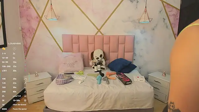 lizortiz online show from 10.22.25