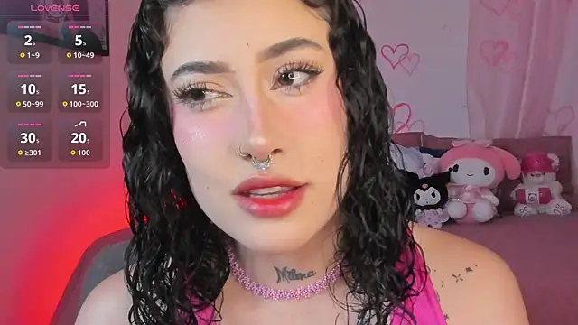 Snapshot of melody_suarez chatting on 12.20.25 melody suarez online show from 12.20.25