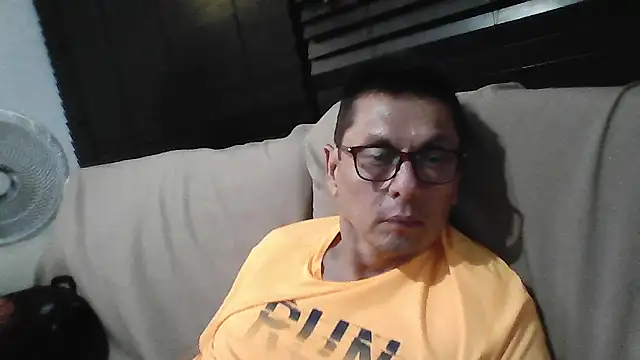 Snapshot of MarcusKelvin chatting on 10.11.25 MarcusKelvin online show from 10.11.25