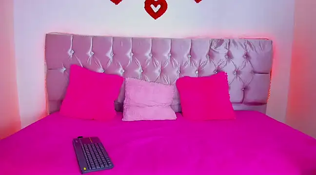 Snapshot of Cristal_moon1 chatting on 12.26.24 Cristal moon1 online show from 12.26.24