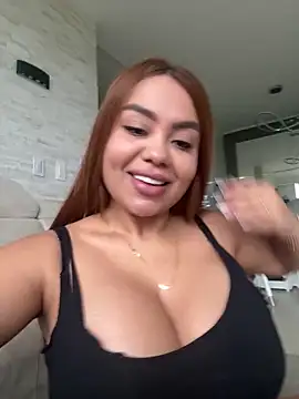 Snapshot of valeria2019hot chatting on 10.27.25 valeria2019hot online show from 10.27.25