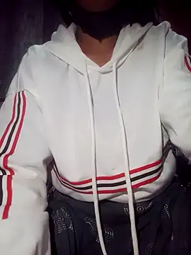 Snapshot of HornyWestern chatting on 11.25.25 HornyWestern online show from 11.25.25