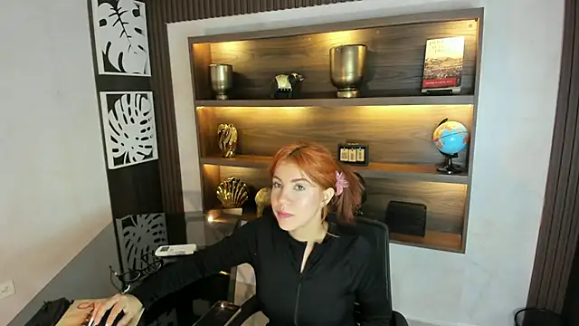 MelaniieRoux online show from 04.10.26