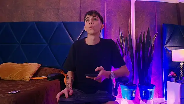 Lion Foster01 online show from 12.02.25