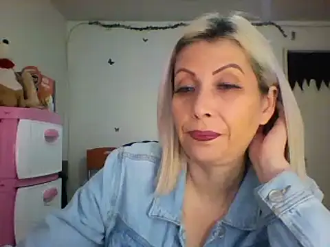 alixia81 online show from 12.13.24