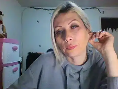 alixia81 online show from 12.21.24