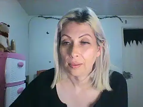 alixia81 online show from 12.26.24