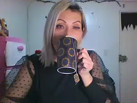 alixia81 online show from 01.15.25