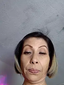 alixia81 online show from 09.18.25