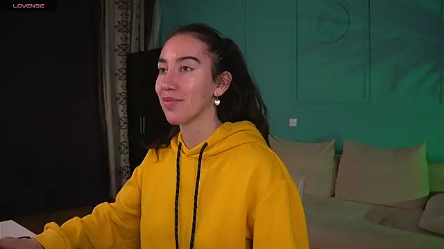 Belle Via online show from 04.17.26