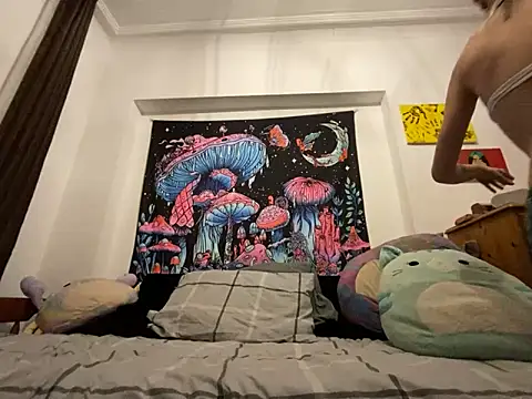 Snapshot of EmilyCleeveland chatting on 02.26.25 EmilyCleeveland online show from 02.26.25