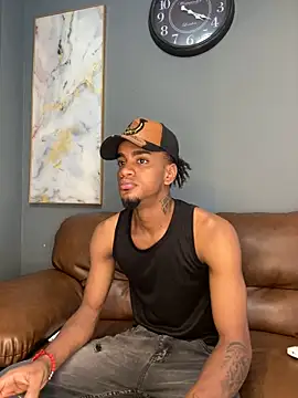 Snapshot of AaronCruz_ chatting on 01.18.25 AaronCruz  online show from 01.18.25