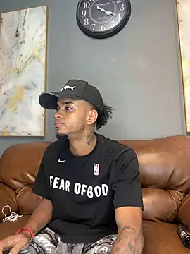 Snapshot of AaronCruz_ chatting on 01.24.25 AaronCruz  online show from 01.24.25