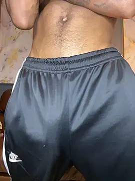 Snapshot of AaronCruz_ chatting on 02.07.25 AaronCruz  online show from 02.07.25