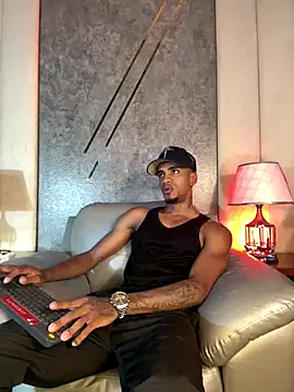 AaronCruz  online show from 11.18.25