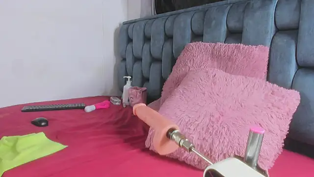 Snapshot of Roxy-Smith chatting on 02.01.26 Roxy-Smith online show from 02.01.26