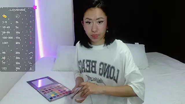 Snapshot of Anne_Nicholson chatting on 12.21.24 Anne Nicholson online show from 12.21.24