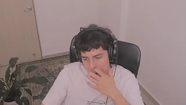 Snapshot of Tony_Hoffa chatting on 01.14.26 Tony Hoffa online show from 01.14.26