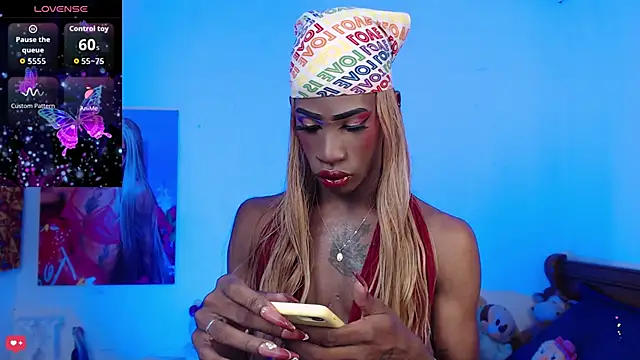 Snapshot of Kendall_Gil chatting on 10.23.25 Kendall Gil online show from 10.23.25