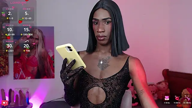 Snapshot of Kendall_Gil chatting on 11.22.25 Kendall Gil online show from 11.22.25